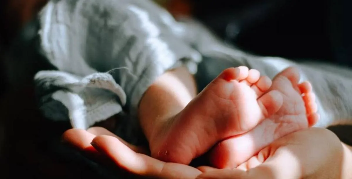 لم تظهر عليها علامات الحمل.. ففوجئت بمولود يزن ثلاثة كيلوغرامات