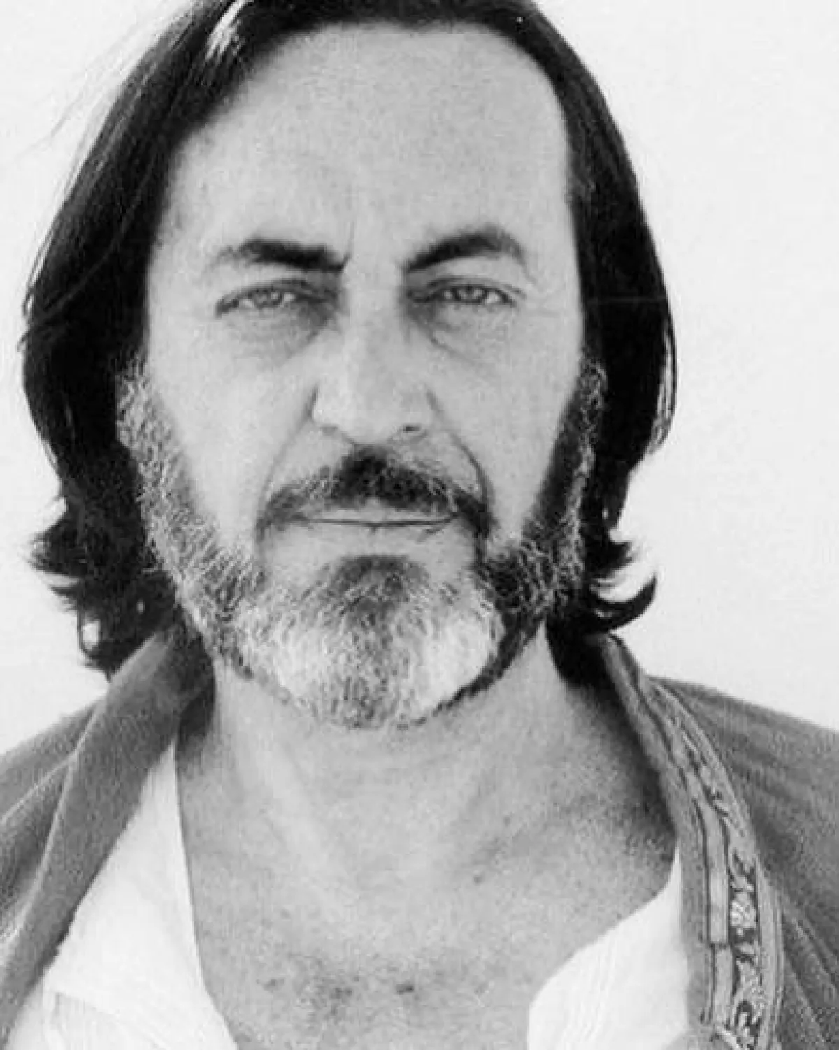 الراحل هشام رستم الصورة من حسابه على الفيسبوك