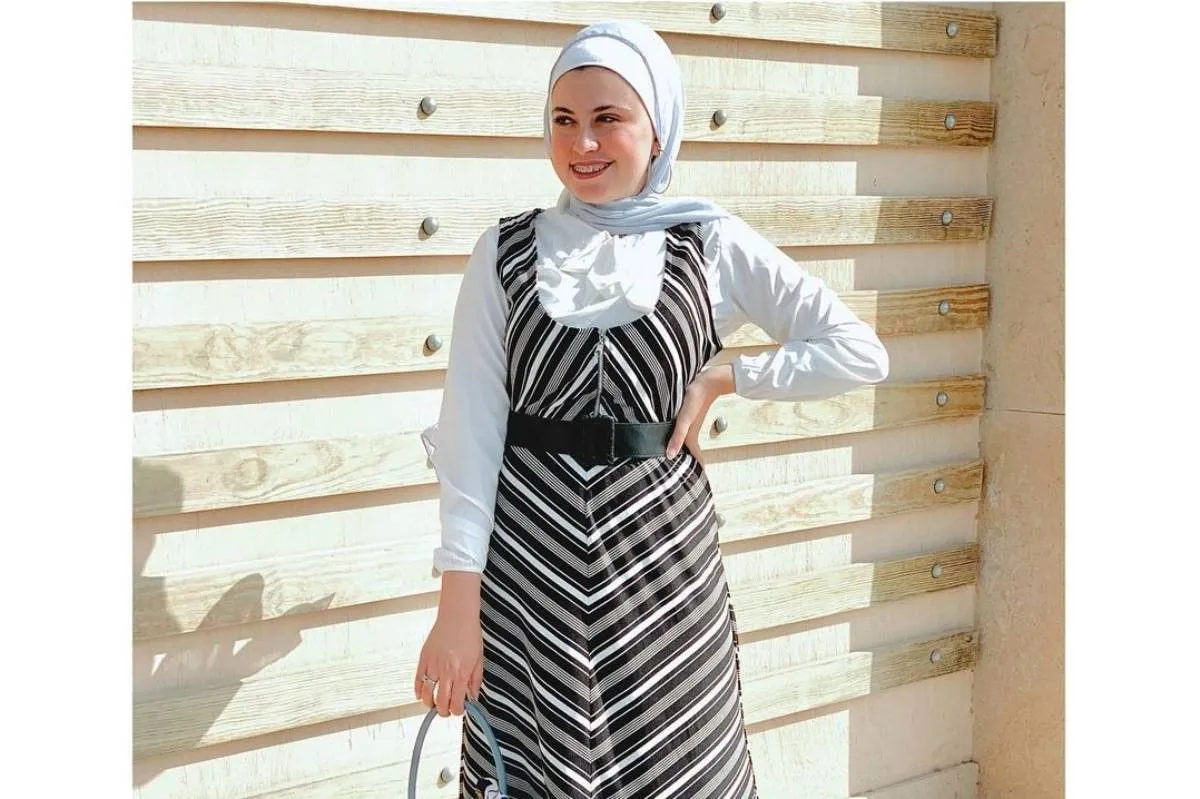 أزياء مقلّمة من وحي كاميليا عاصم