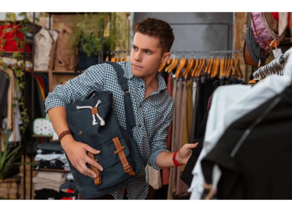  الموظف غلبه النعاس طوال أسبوع (صورة تعبيرية)