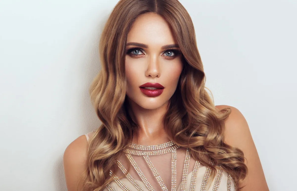 صيحات مكياج للمناسبات من وحي النجمات