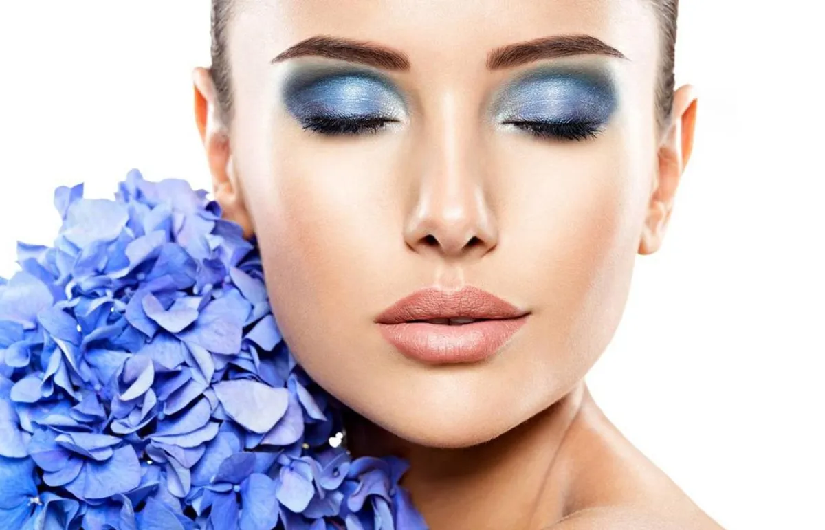 تطبيق مكياج