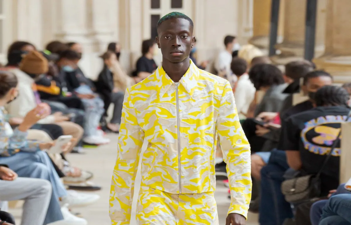 إطلالة باللون الأصفر من بلوماربل  Bluemarble