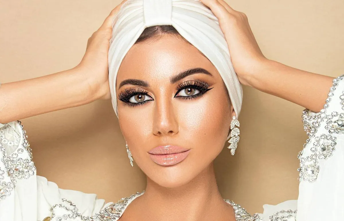 مكياج خطوبة للمحجبات 2022(الصورة من حساب خبيرة المكياج ميا عواضة على إنستغرام)