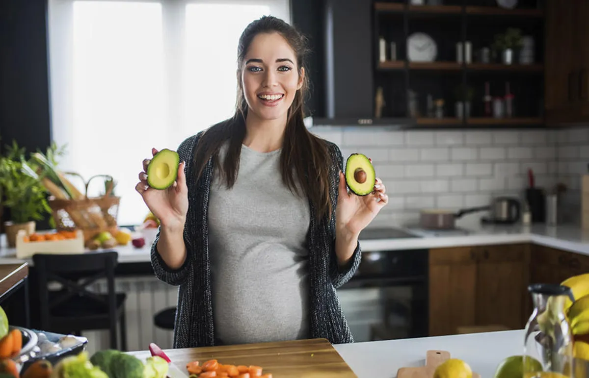 فوائد تناول الأفوكادو أثناء الحمل