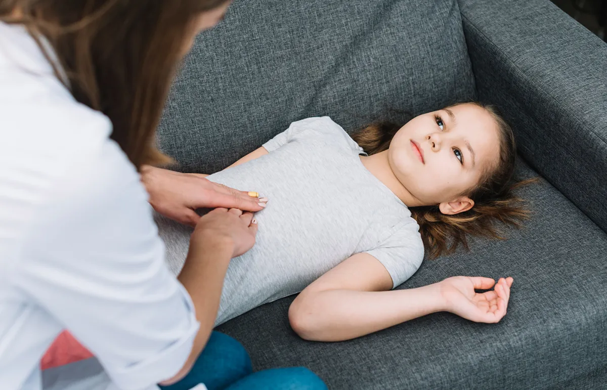 أسباب ألم البطن عند الأطفال