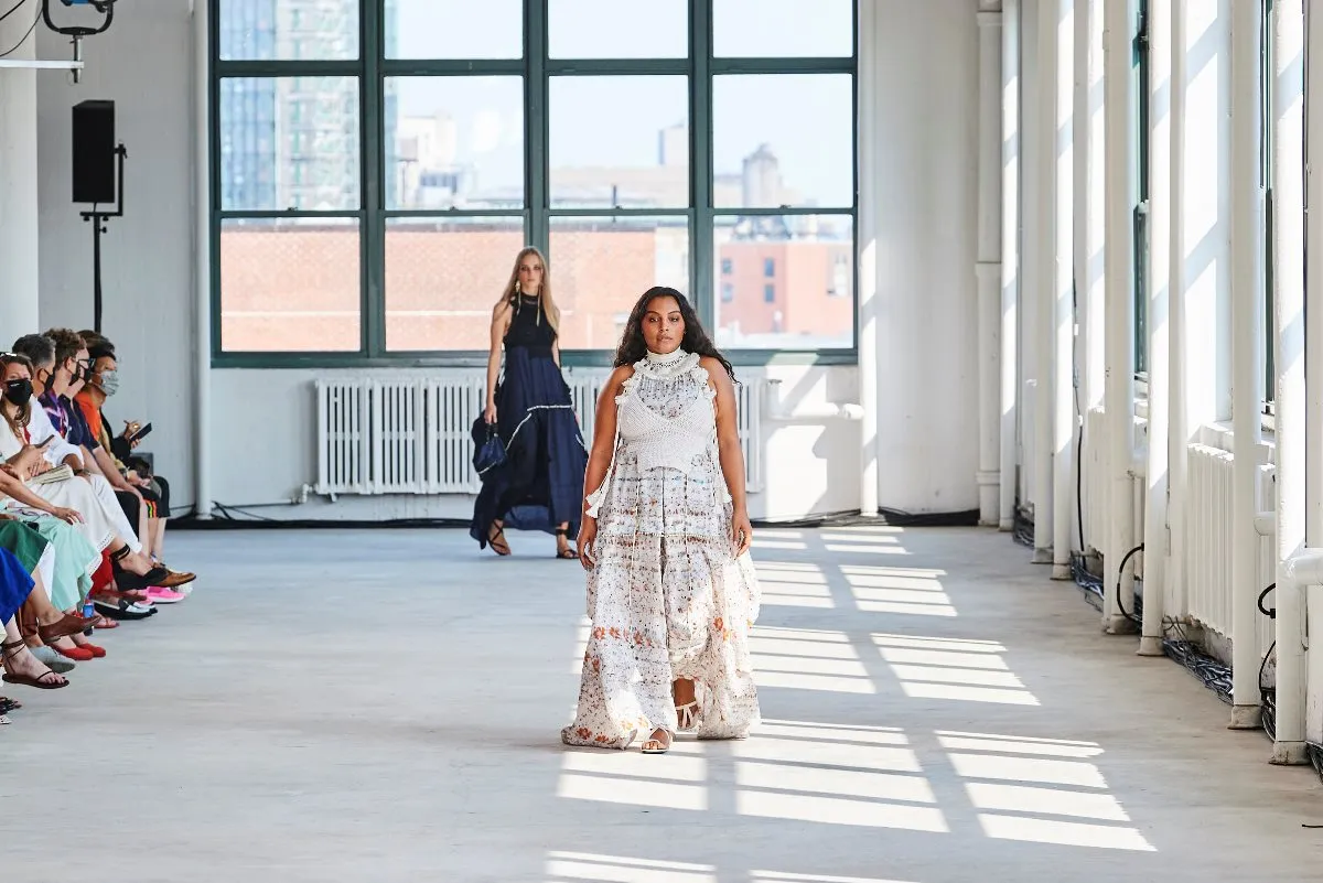 تنسيق التنورة للمتلئات