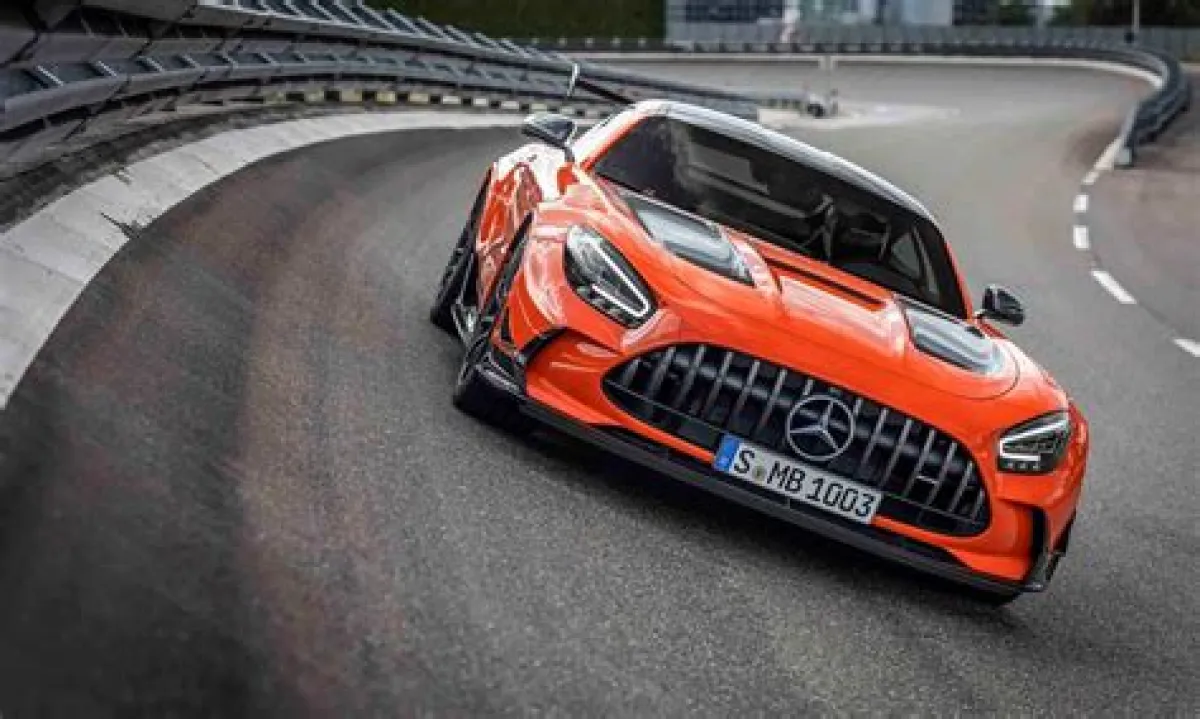 اختبار على الحلبة المنحنية