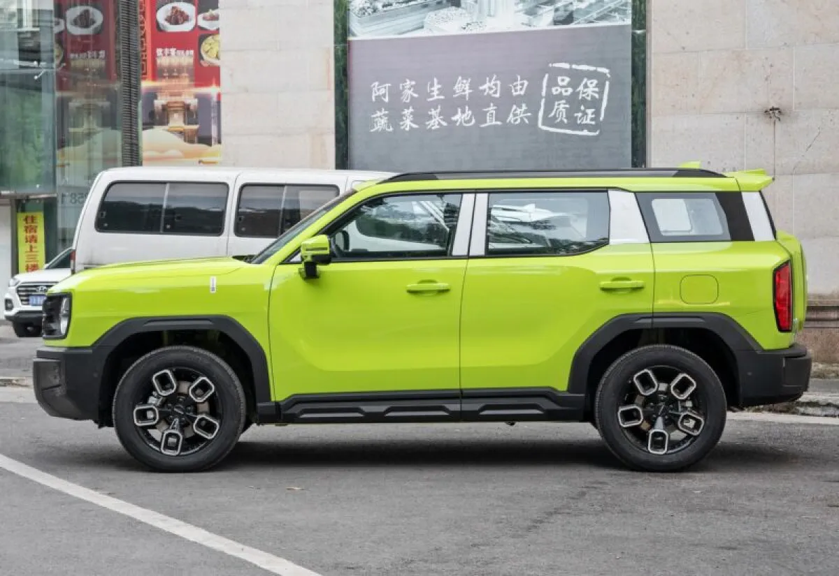 سيارة الدفع الرباعي الصينية الجديدة