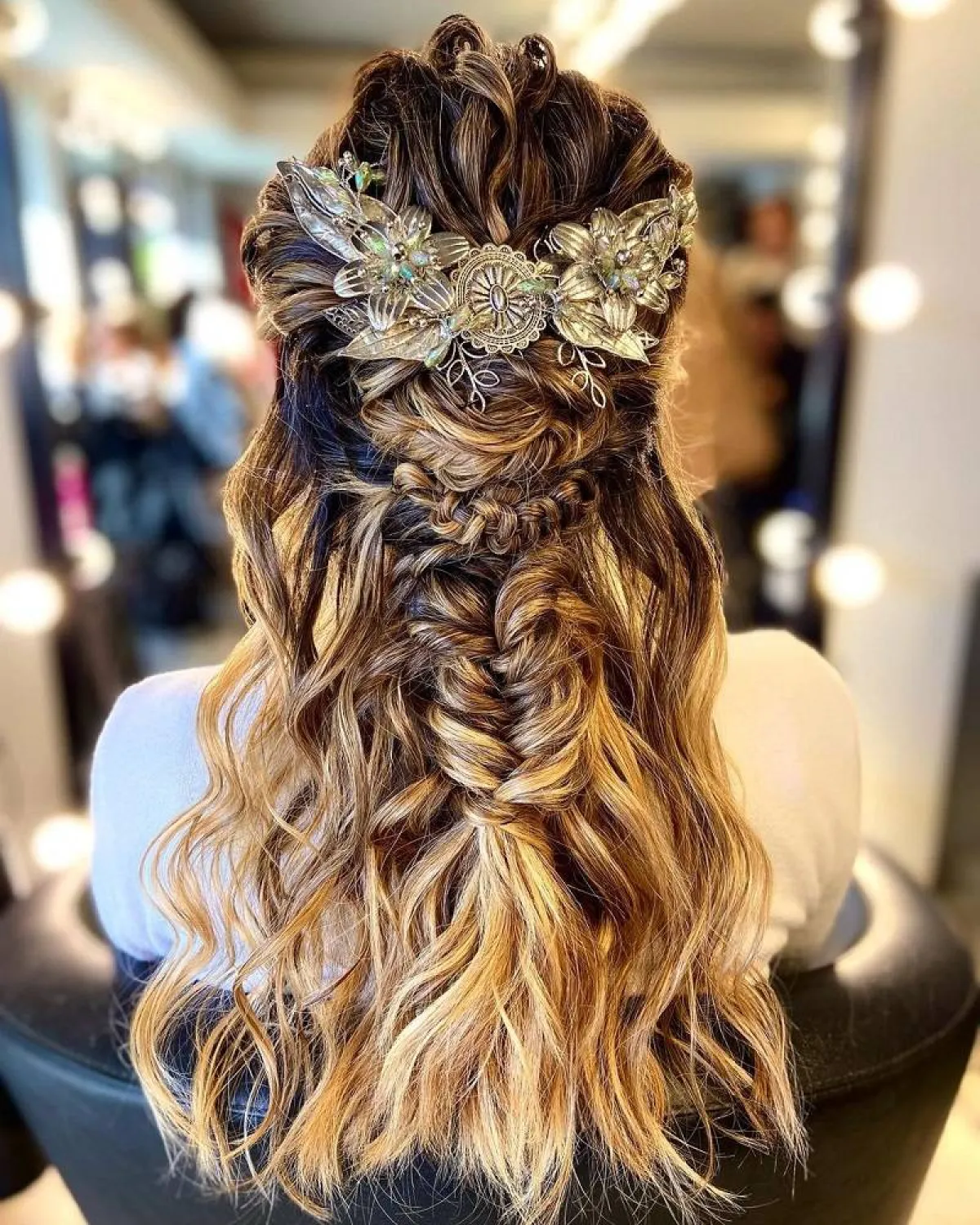 تسريحات شعر عروس 2022