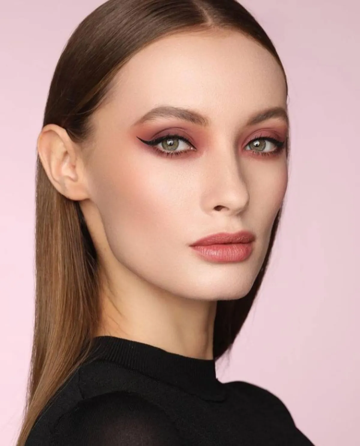 مكياج عروس باللون الخوخي المات