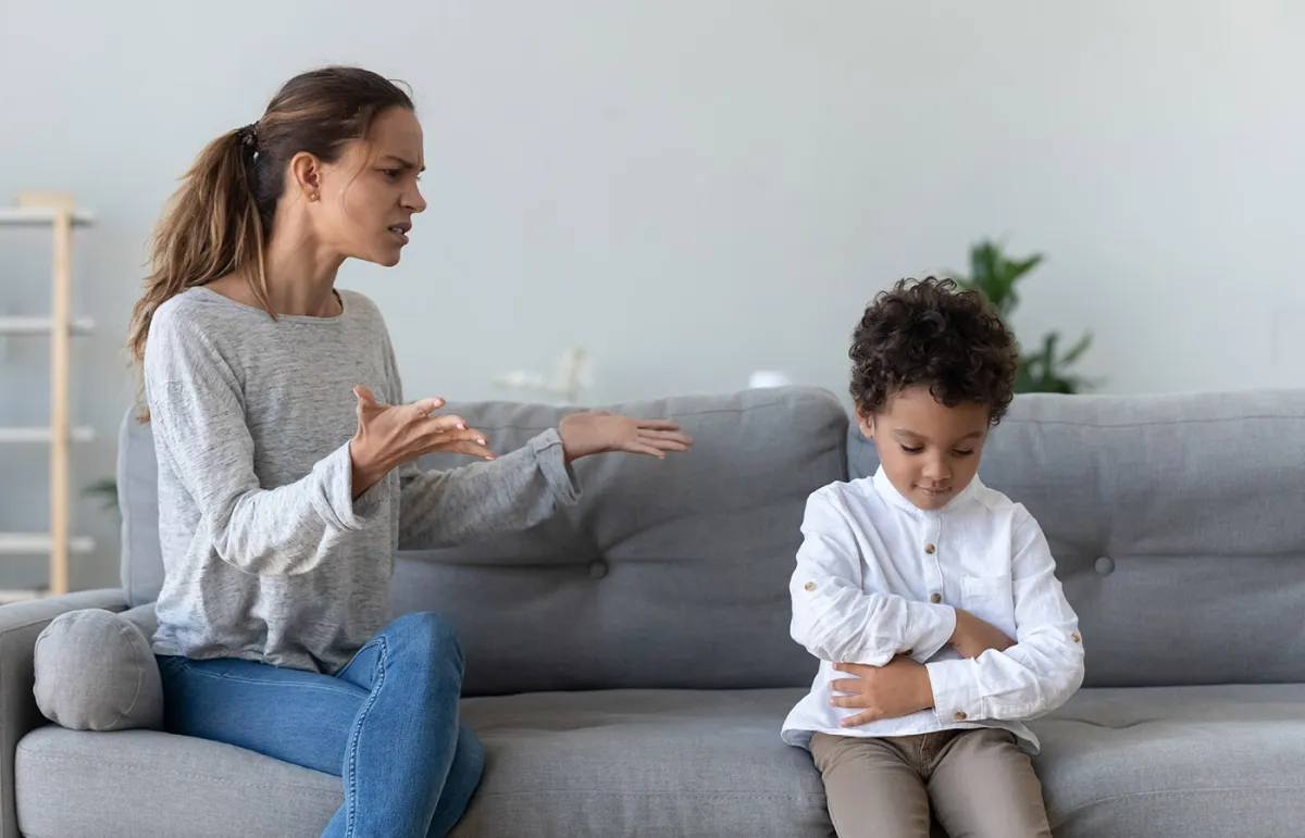 هل الصراخ في وجه أطفالك هو الأسلوب الصحيح للتأديب؟