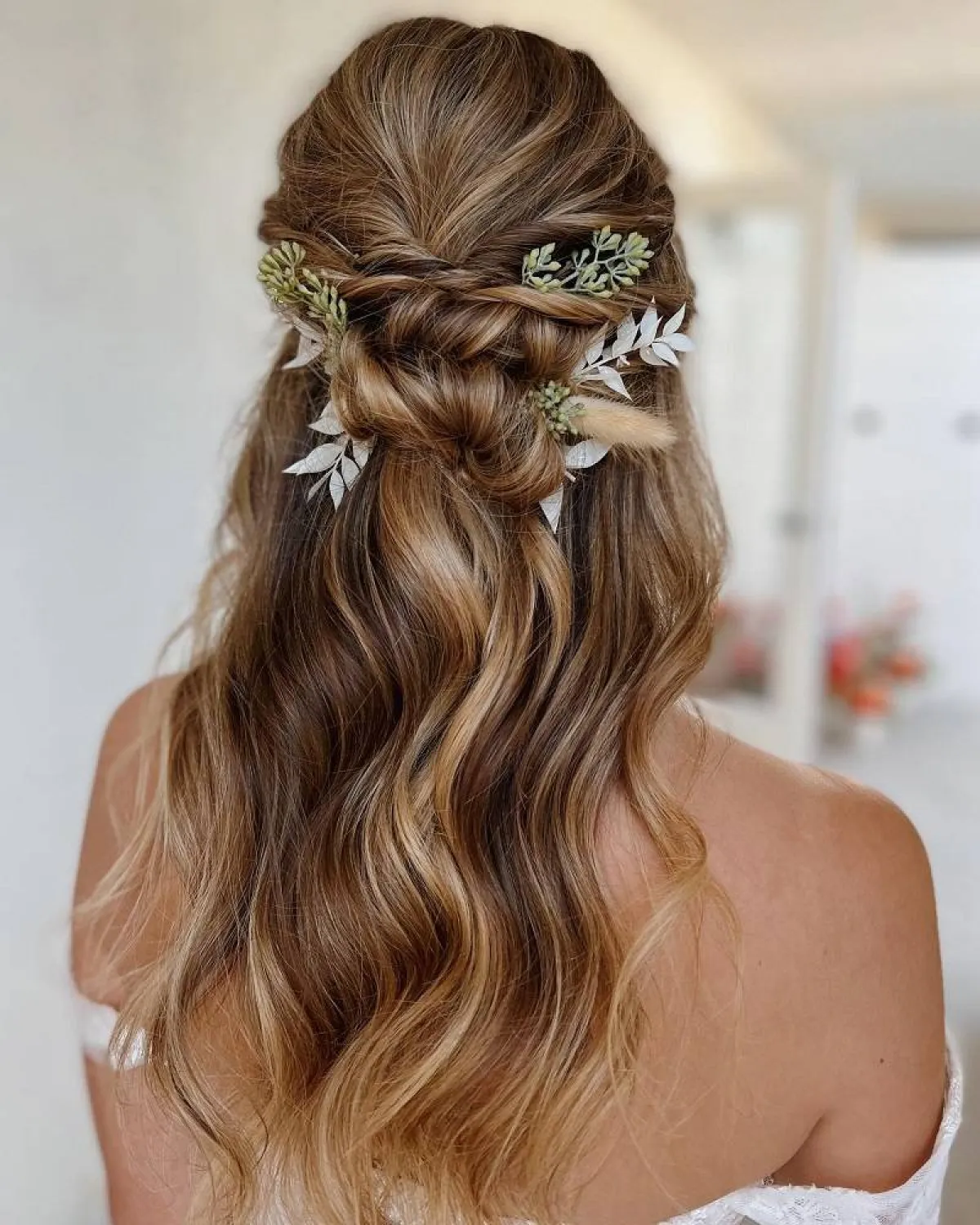 تسريحات شعر عروس فرنسية