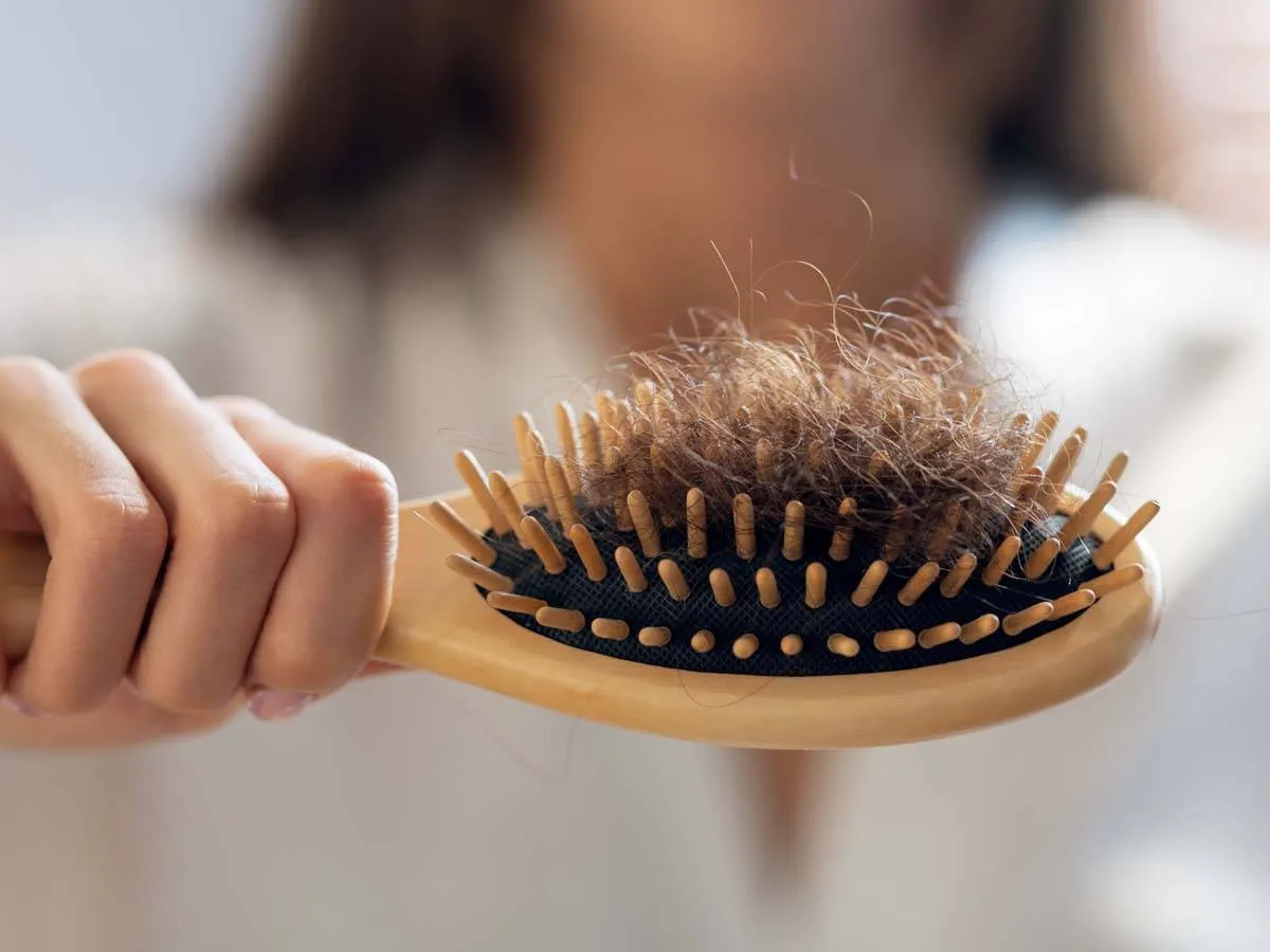 علاج تساقط الشعر في سن اليأس