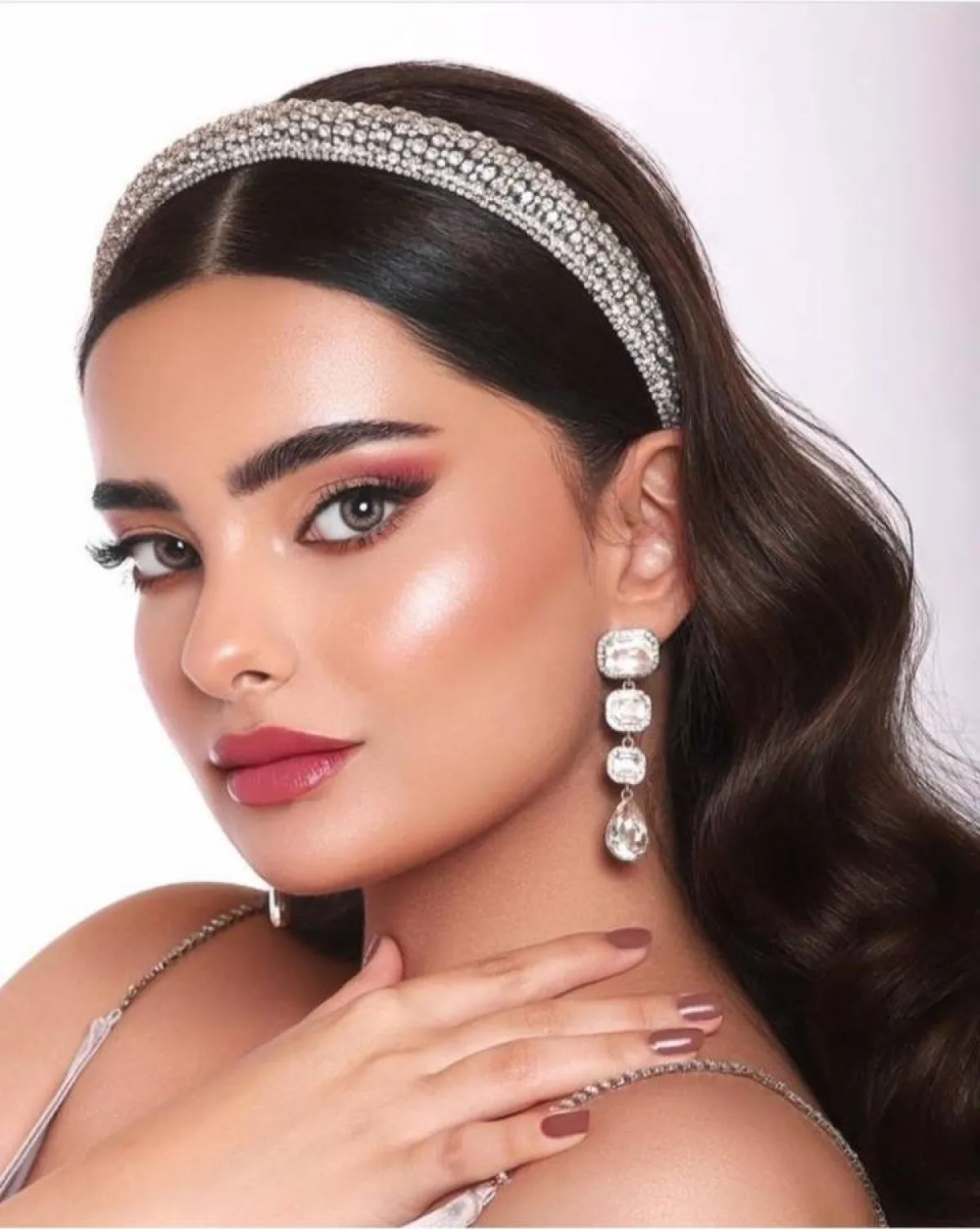 تسريحات شعر عروس 2022