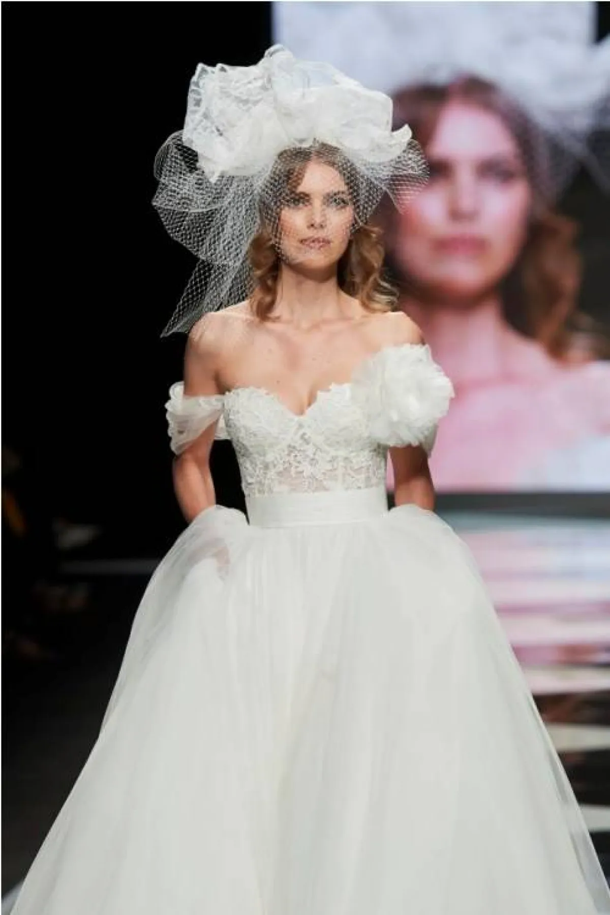 طرحة قصيرة من ميزون سينيور Maison Signore