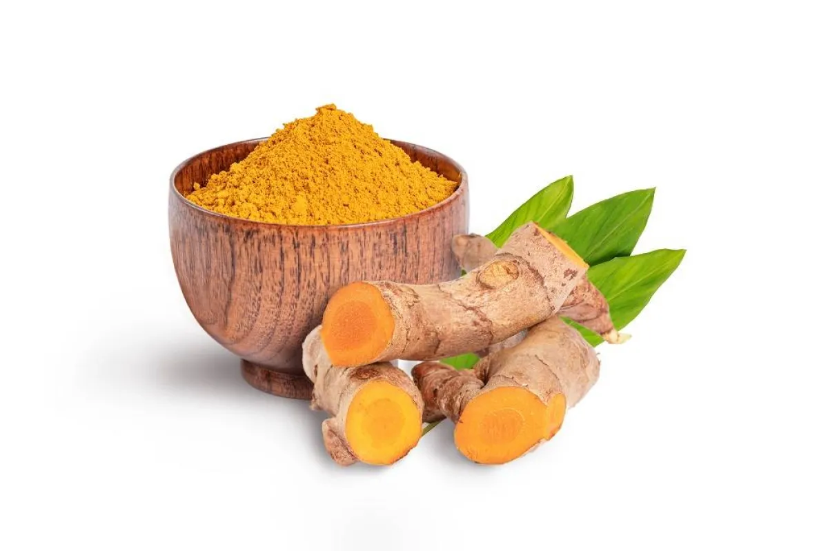  امزجي أوراق الكاري بالزيت وضعي المزيج على فروة رأسك لمساعدة شعرك على التمسك بلونه الطبيعي