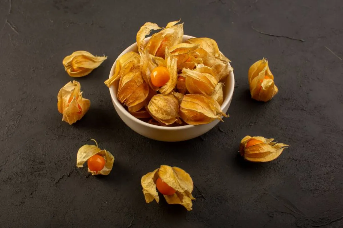 يعالج الحرنكش البثور والحبوب في البشرة