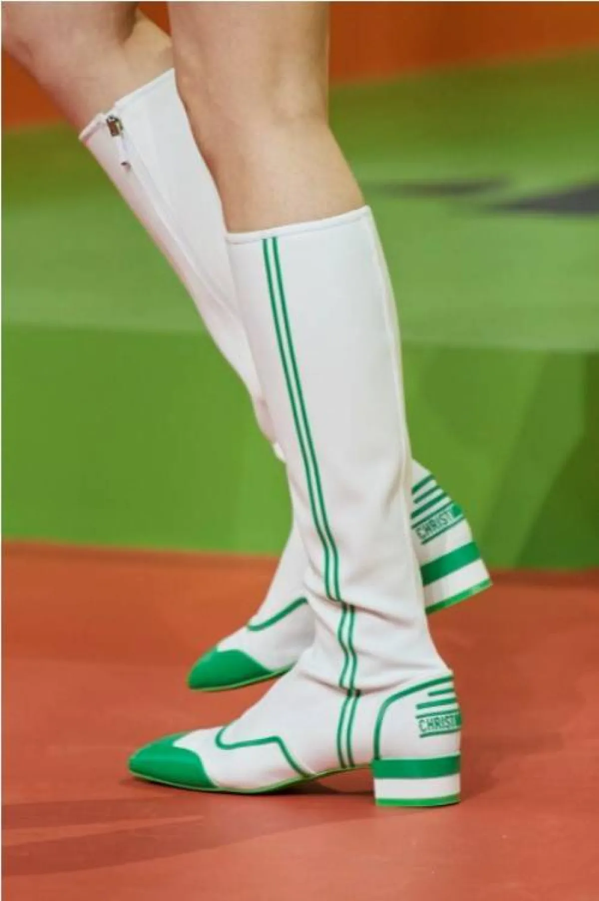 جزمة شتوية من عروض صيف 2022 من كريستيان ديور  Christian Dior