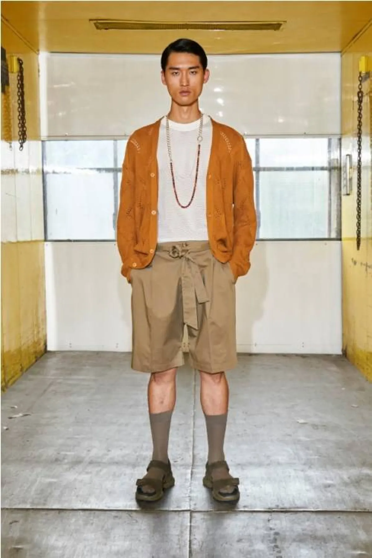 الشورت لإطلالة رسمية من ديفيد كاتالان  David Catalan