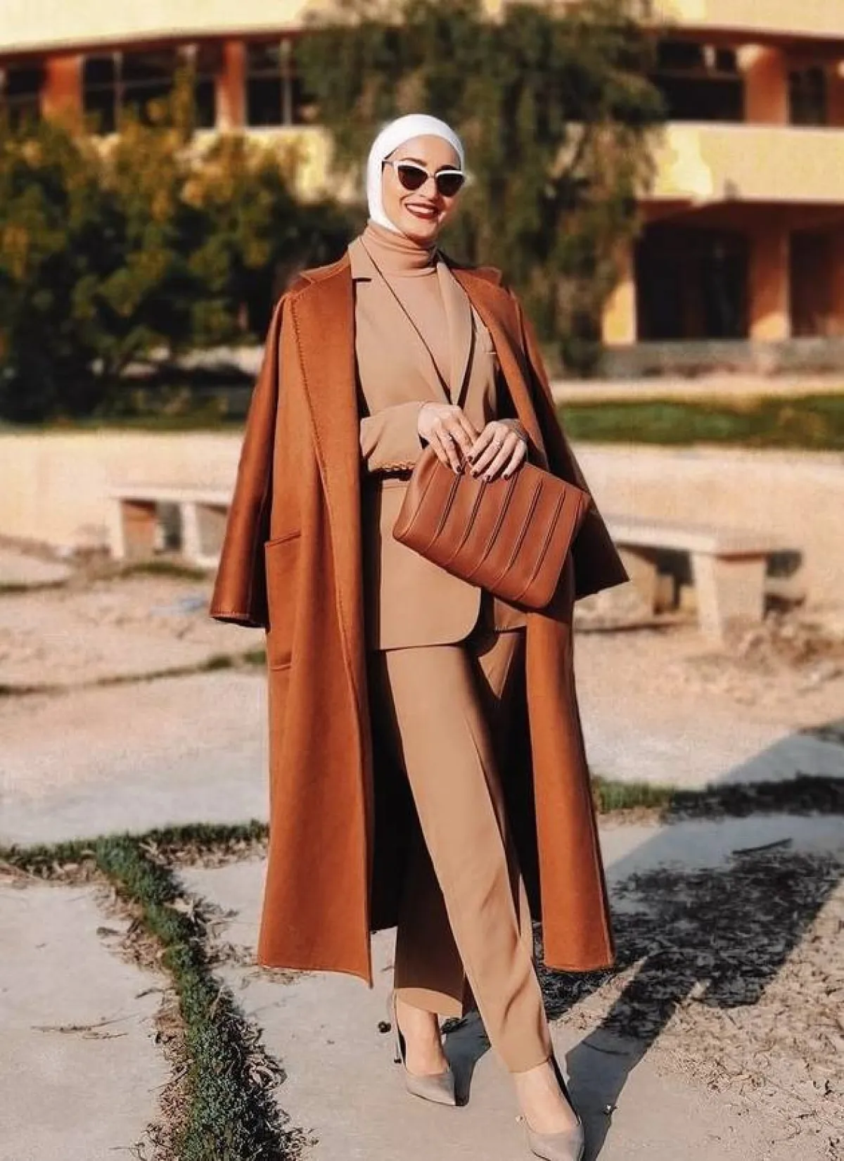 تنسيق دلال الدوب بدرجات اللون الكاكي