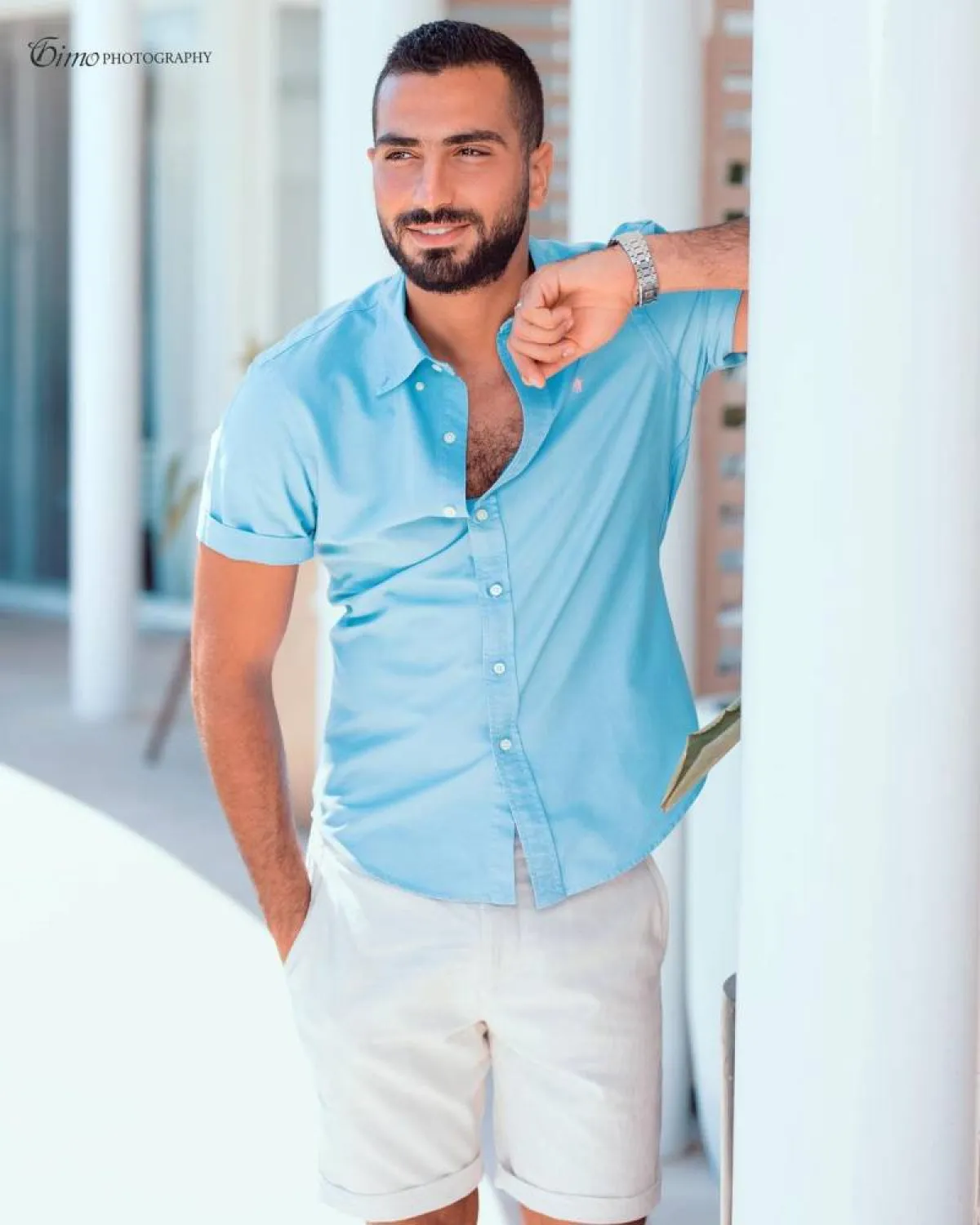 قميص شبابي ملوّن من وحي محمد الشرنوبي 