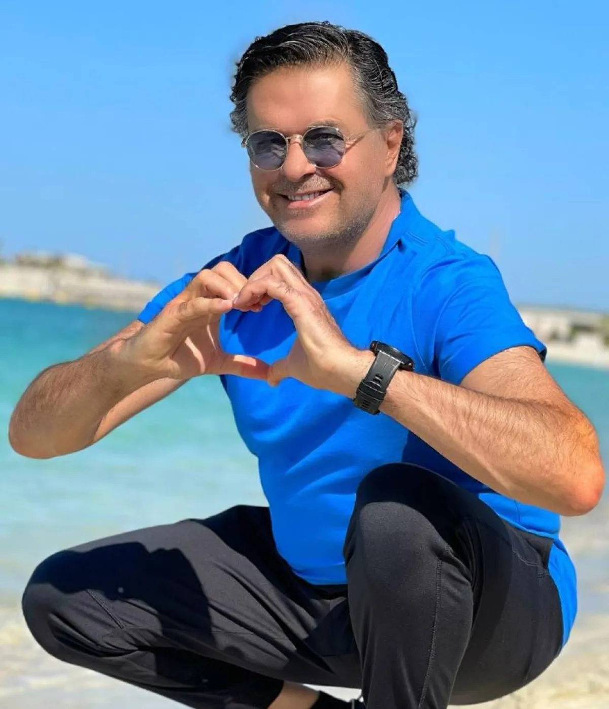 تيشرت رجالي أزرق من وحي راغب علامة 