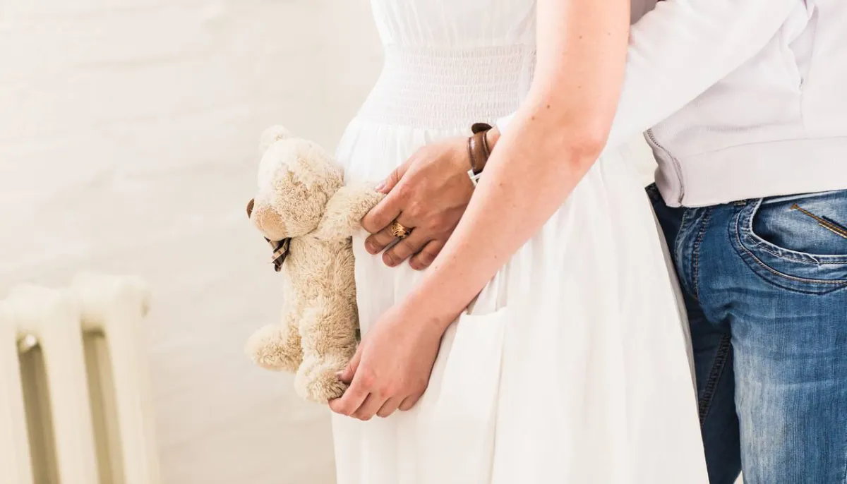 صورة لحامل مع زوجها