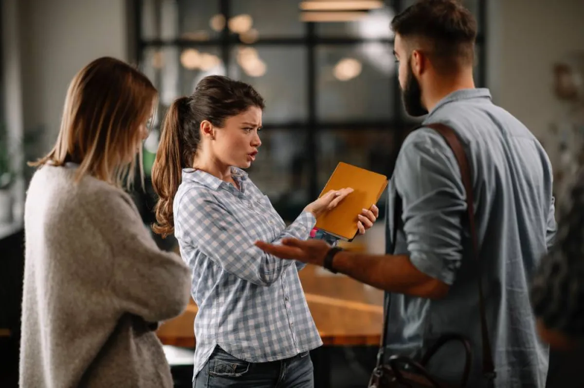 لا داعي للردّ على رواية شخص لأزمة يمر بها بأنّ ك تعرف بالضبط ما يشعر به
