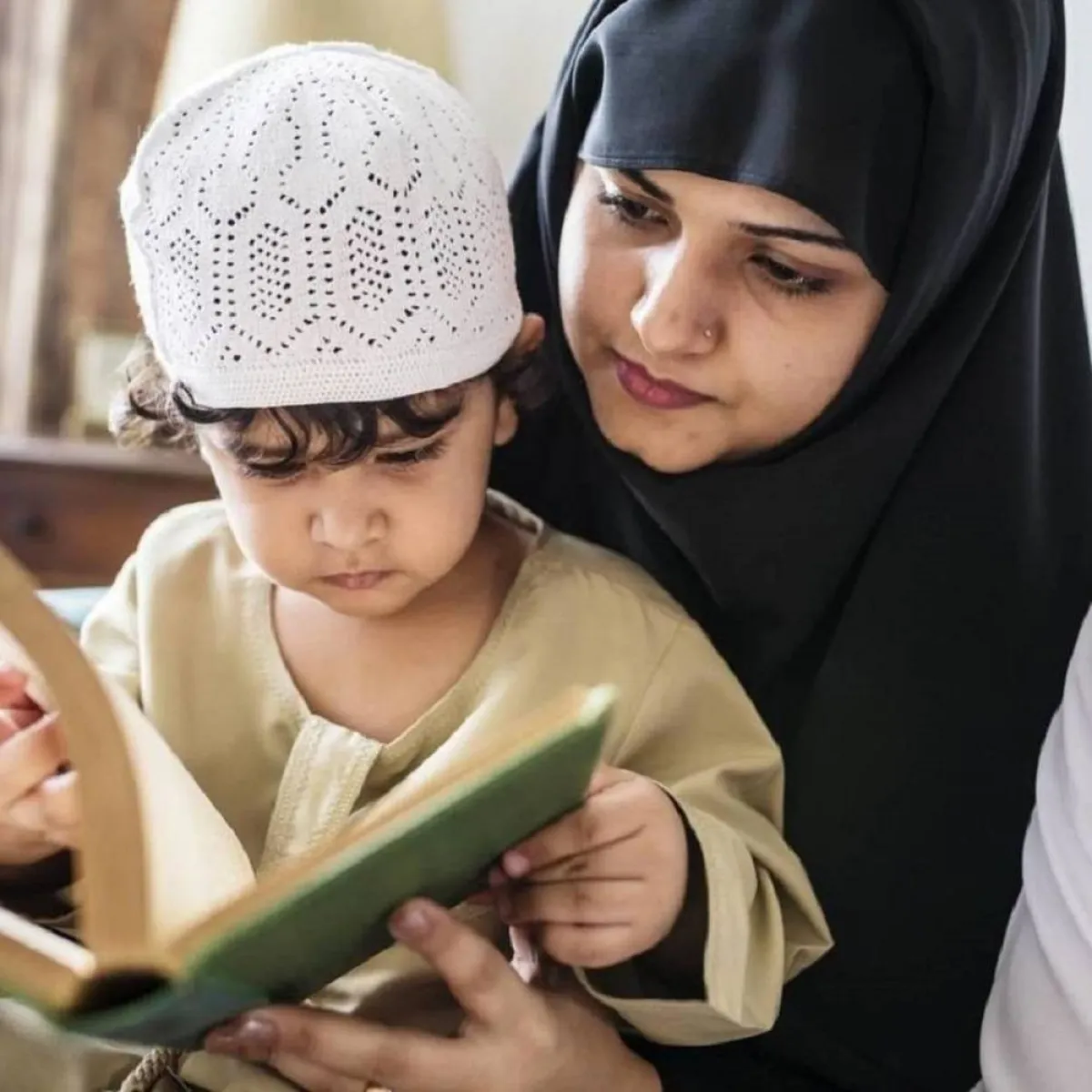 صورة لأم وطفلها