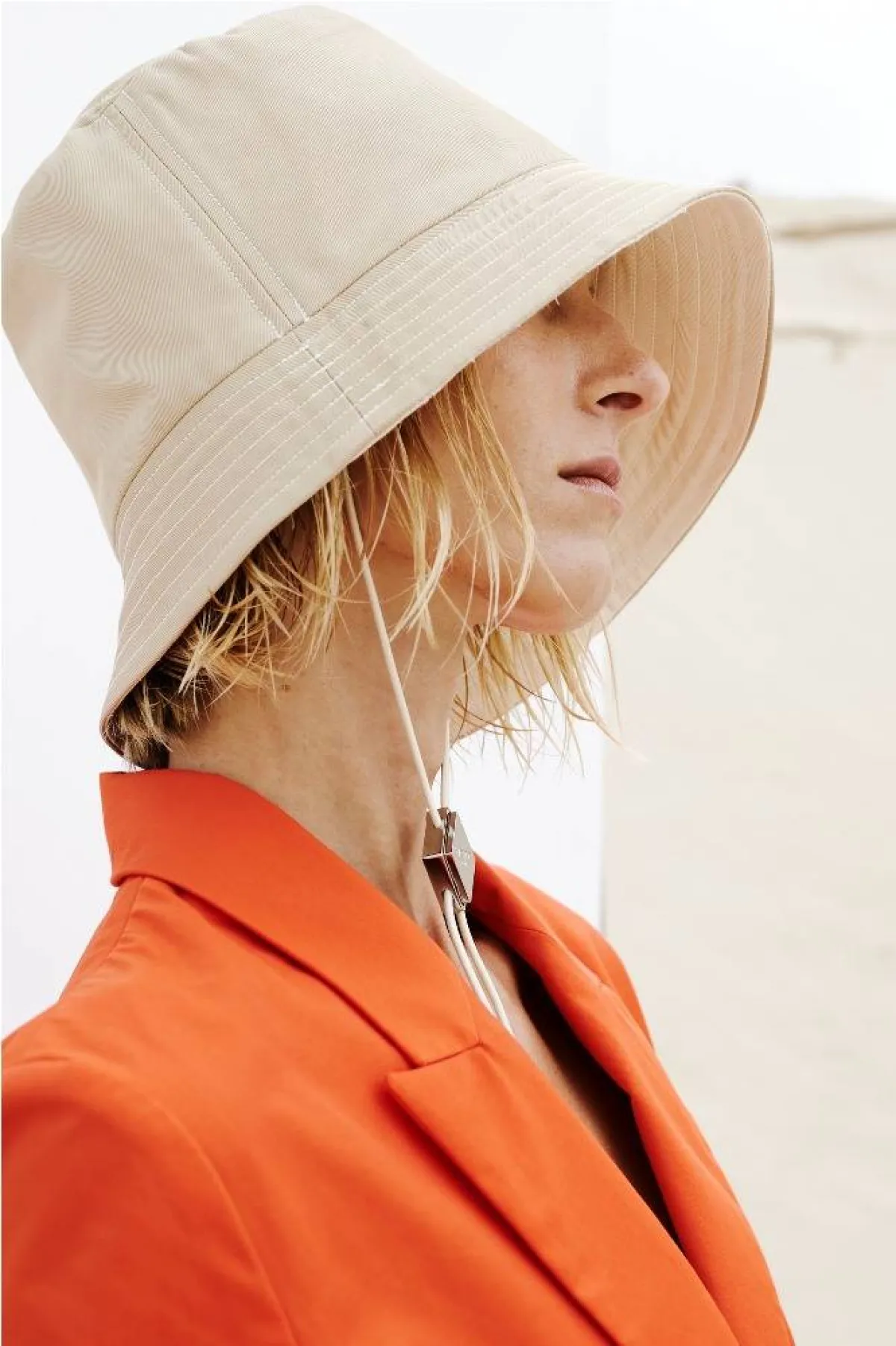 موديلات قبعات باللون البيج لصيف 2022 من إيليم  Elleme