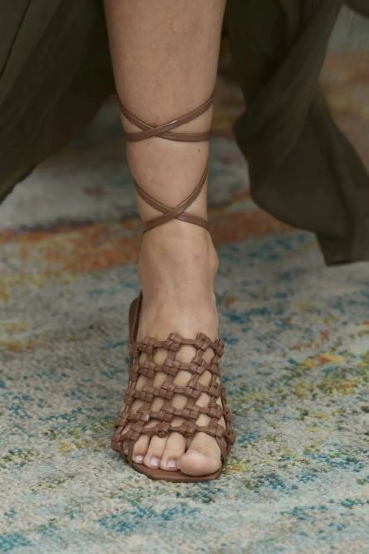 صندل بني بستايل الغلادياتور 