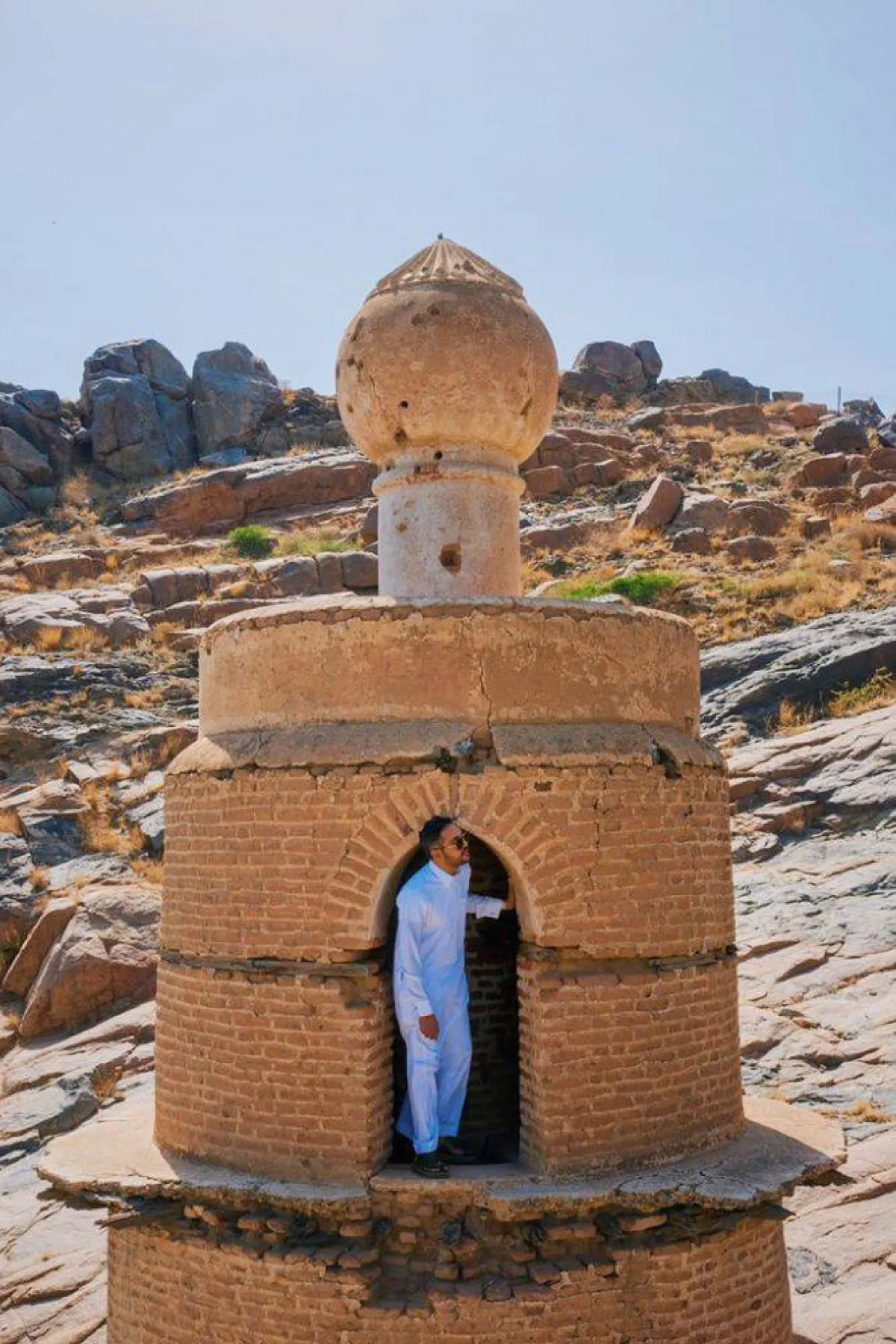 مئذنة مسجد المدهون تظهر الصورة الدرج الحلزوني داخل المسجد مصدر الصورة يوسف السديس صاحب حساب Jo0sef@ على تويتر