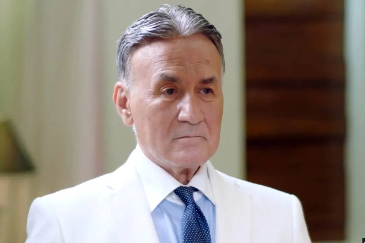 عزت أبو عوف - الصورة من صفحته على الفيس بوك