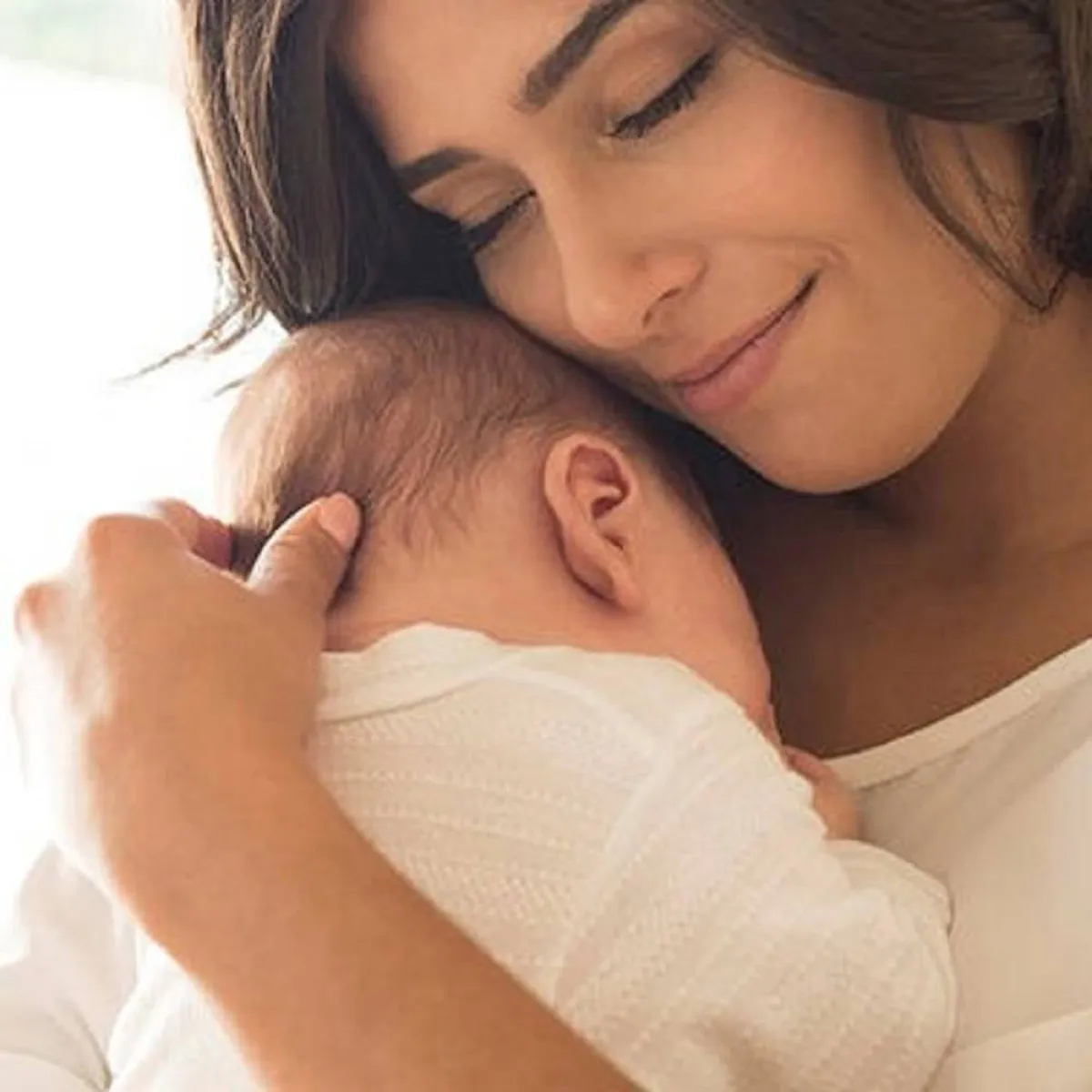 صورة لأم وطفلها