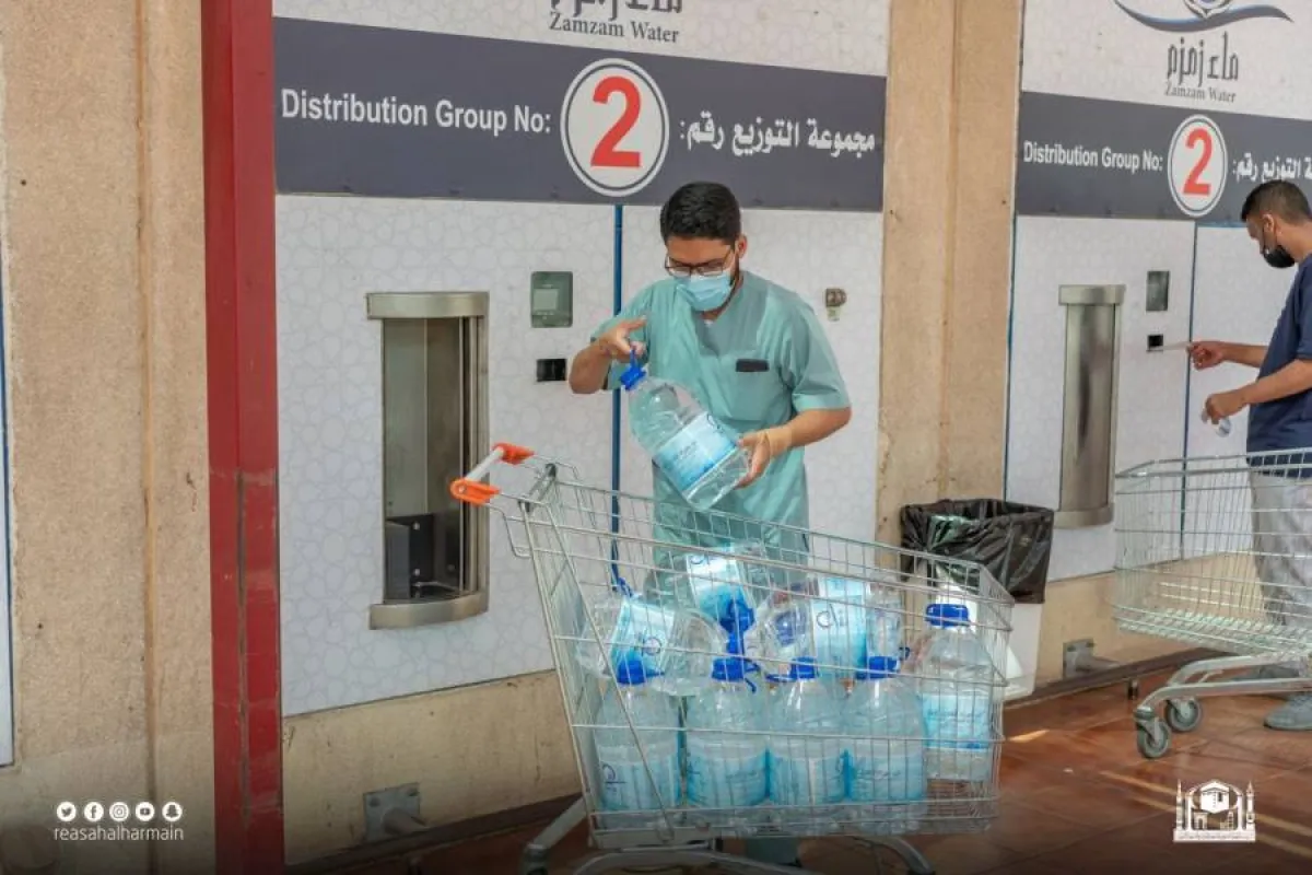 مشروع الملك عبد الله لسقيا زمزم يوفر خدماته لضيوف الرحمن على مدار 24ساعة