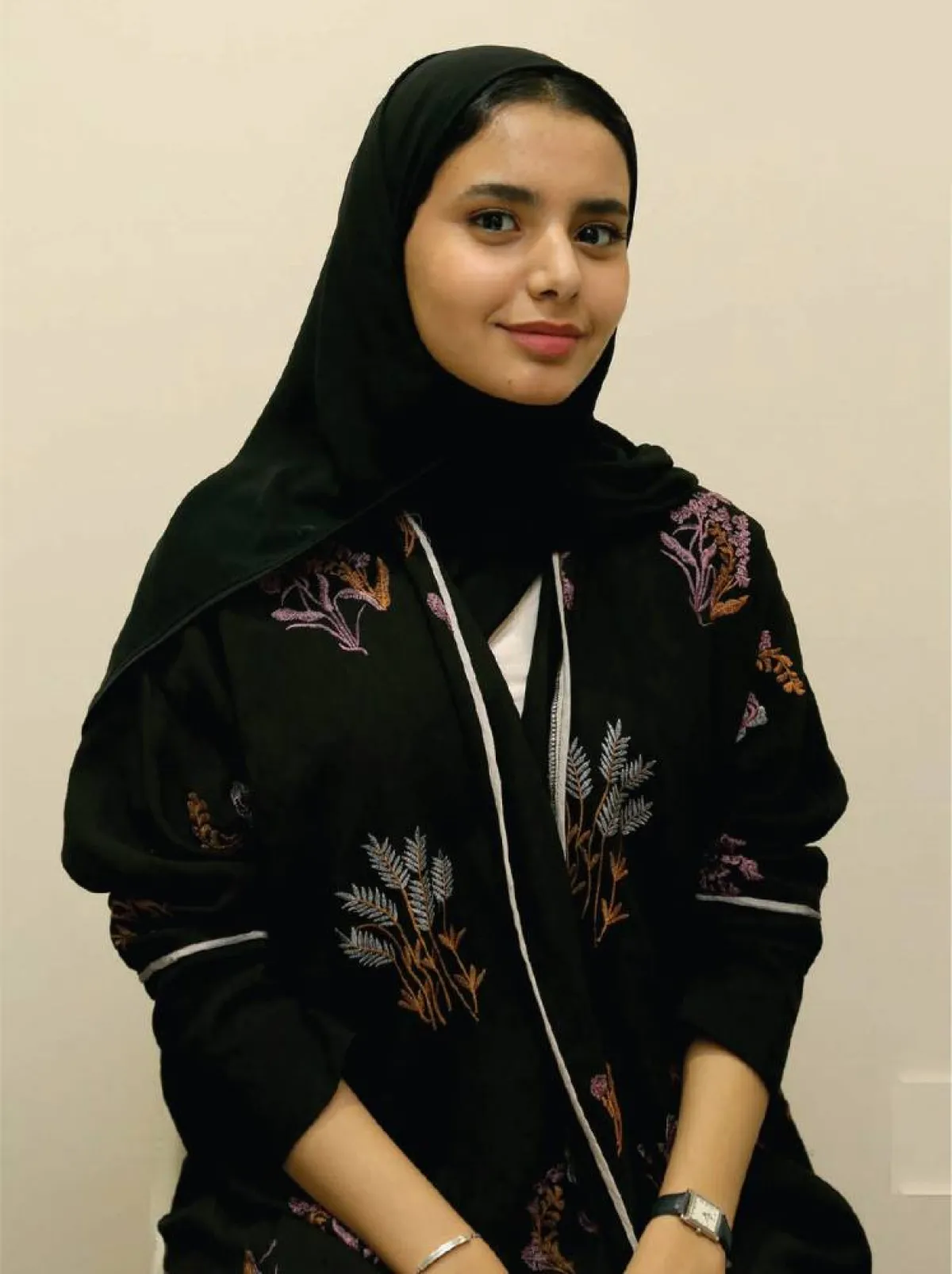 جنى السديس، طالبة في الصف الثالث ثانوي، البالغة من العمر 17 عاماً