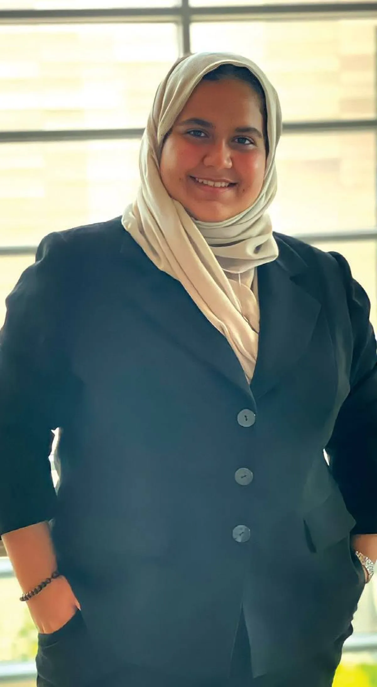 تالة باجنيد، البالغة من العمر18 عاماً، في الصف الثالث ثانوي