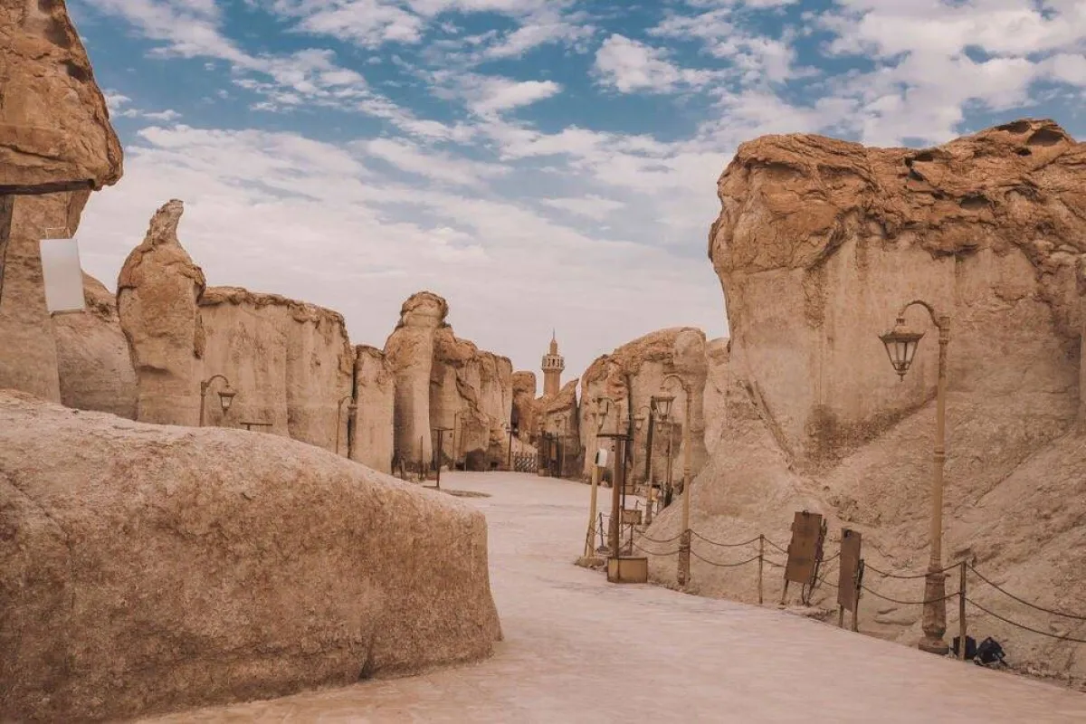 جبل القارة -الصورة من موقع وزارة السياحة