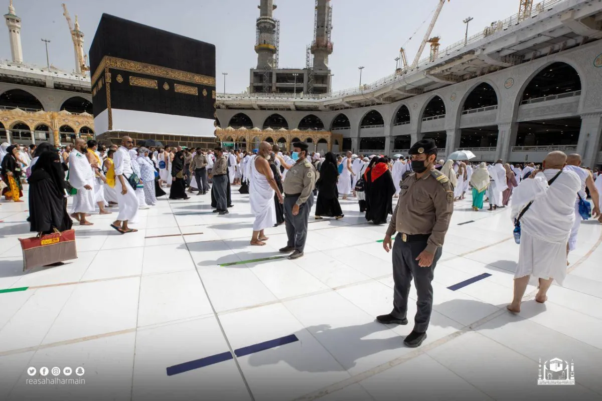 يخالف من يحج دون تصريح بغرامة 10 آلاف ريال - الصورة من رئاسة شؤون الحرمين