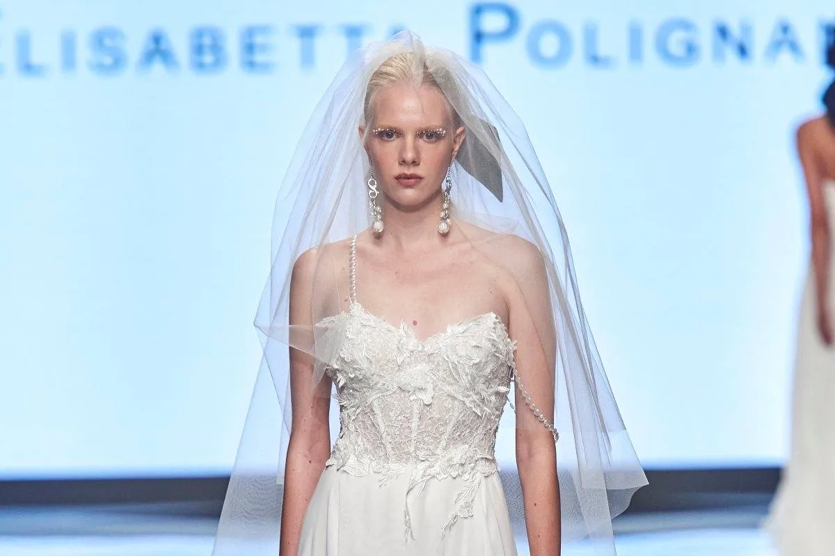 طرحة قصيرة من إليزابيتا بولينيانو Elisabetta Polignano