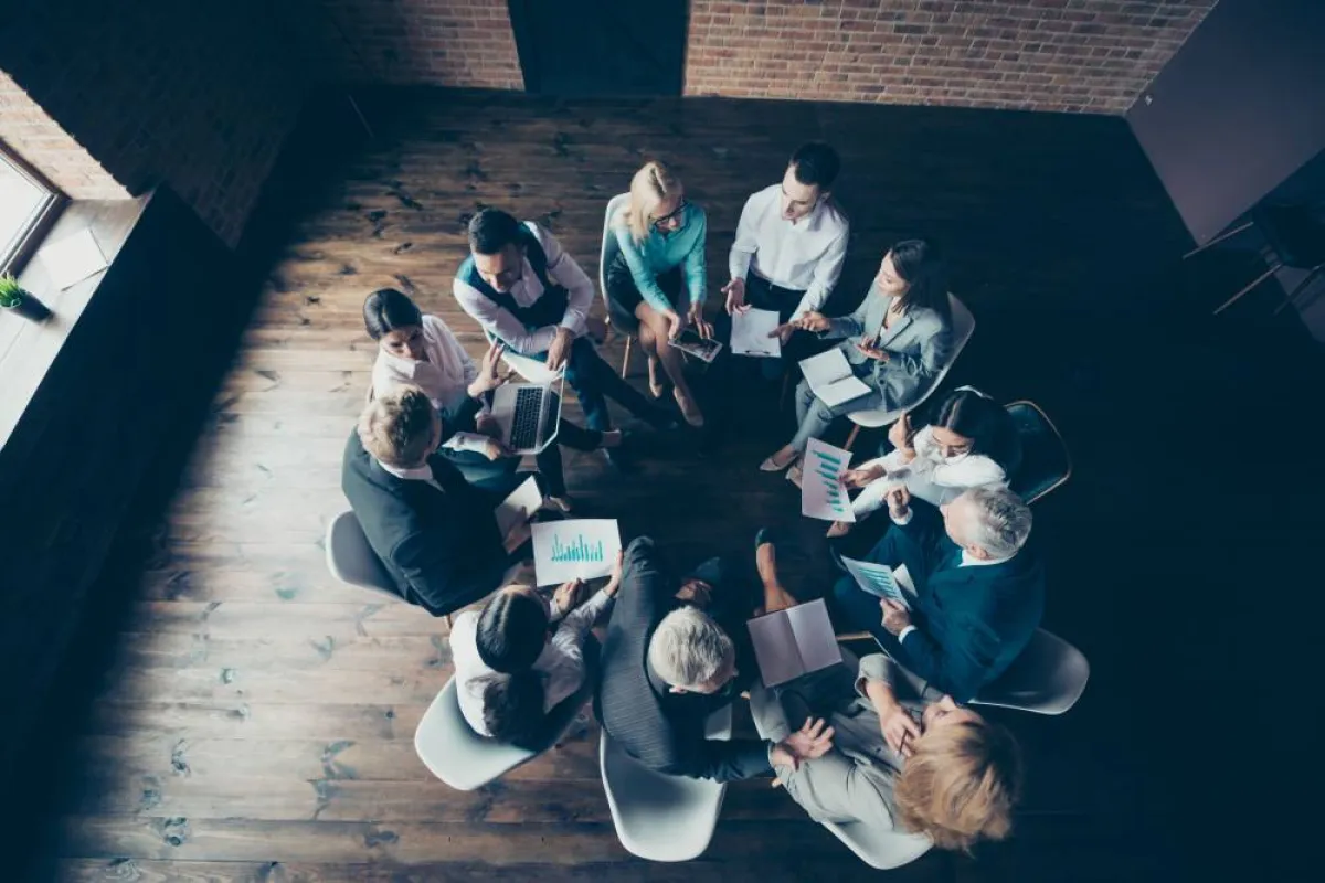 تحسّن المشاعر لدى تغيّر الزملاء دليل إلى أن المرء كان يشكو من استياء من العمل وليس من كره له