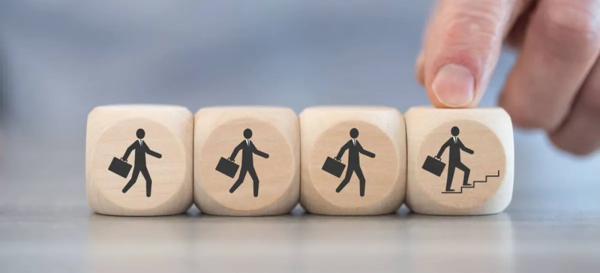 من الصعب الإحساس بالتقدير، في حالة بقاء الراتب الشهري على حاله لأعوام طويلة