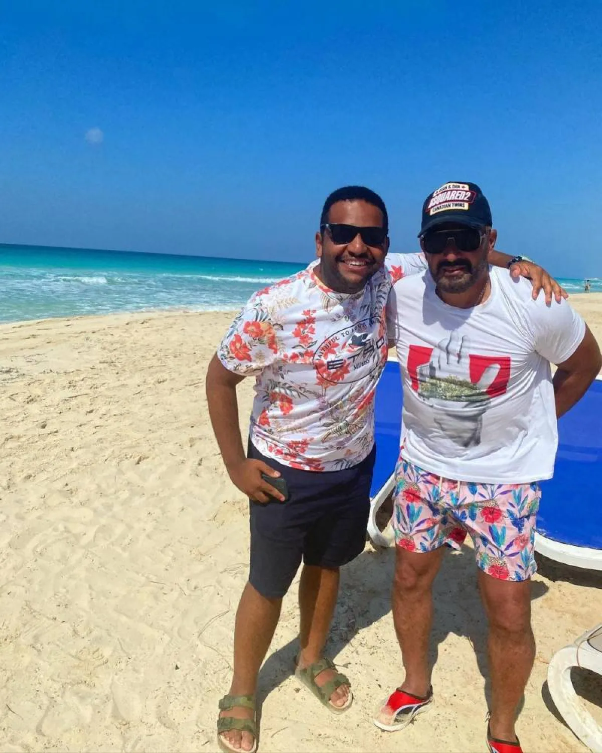 خالد المظفر بصحبة أحمد السقا في الساحل الشمالي - صورة من صفحته على " انستغرام"
