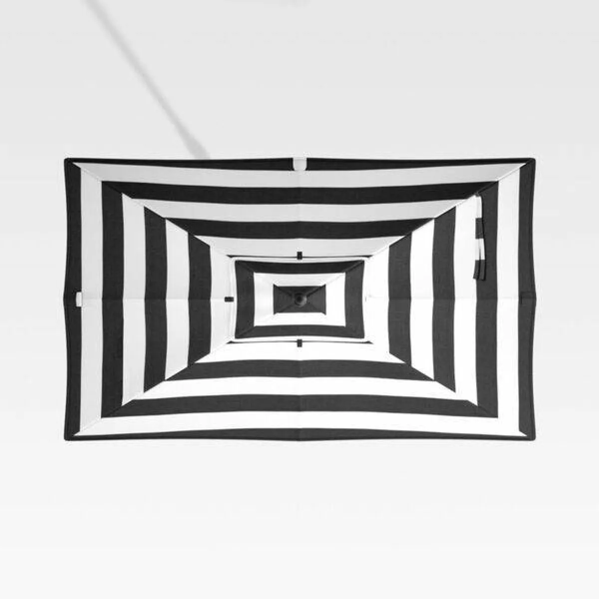 مظلّة لحديقة المنزل