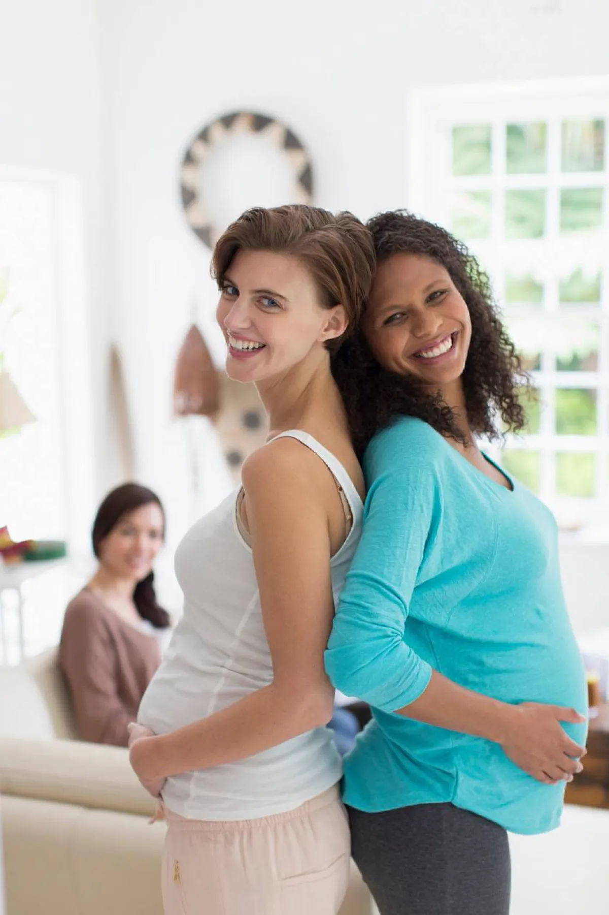 صورة لاختلاف حجم بطن الحوامل