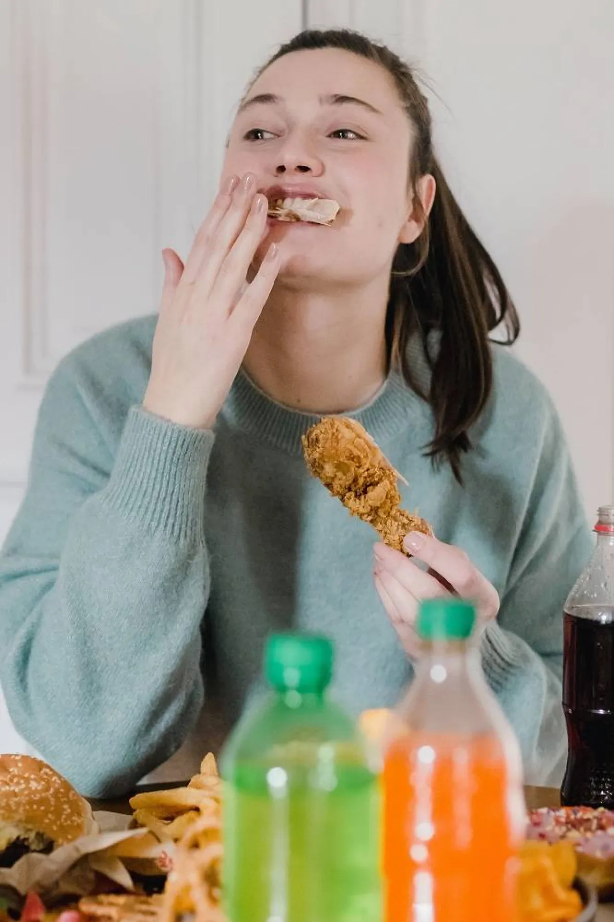 عادات غذائية خاطئة في العيد تضر بصحتك