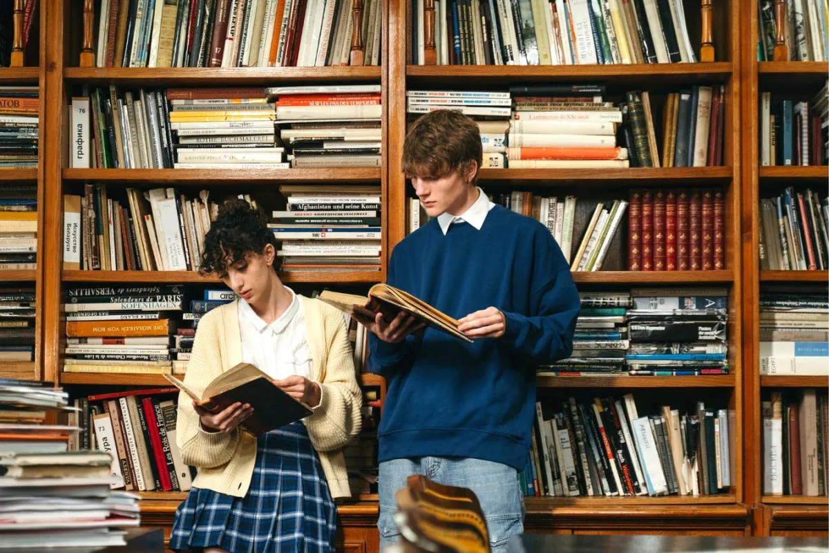 المكتبة العامة والمكتبة الخاصة