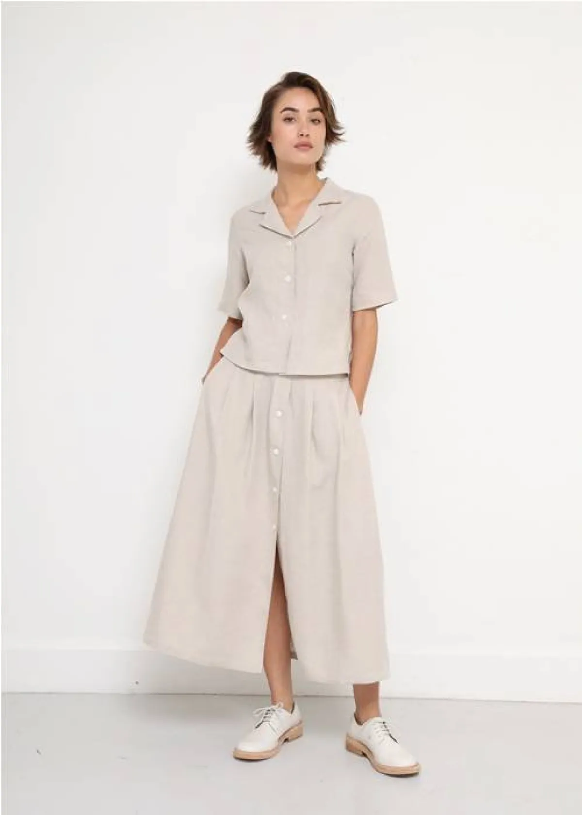 تنورة باللون البيج من انييس بي  Agnes B