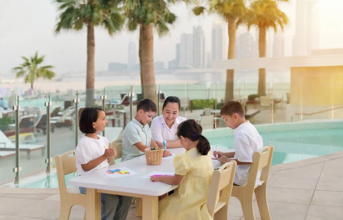 عرض الاقامة والترفيه في "كراون بلازا دبي فستيفال سيتي"